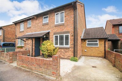Property on Glebelands, KT8 2PY
