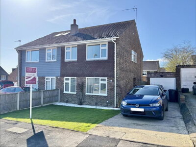 Property on Hannams Close, BH16 6DN