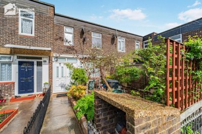 Property on Dakota Gardens, UB5 6EG