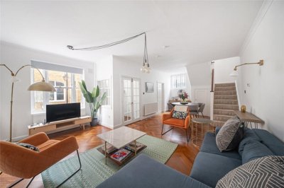 Property on West Mews, SW1V 2DJ