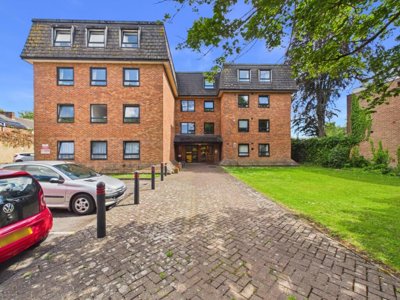 Property on London Road, GL1 3QH