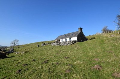 Property on LL51 9TZ