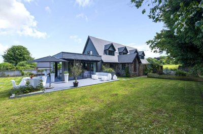 Property on Ashgrove Avenue, BS8 3QE