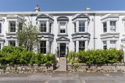 Property on Cambridge Place, TR11 4QR