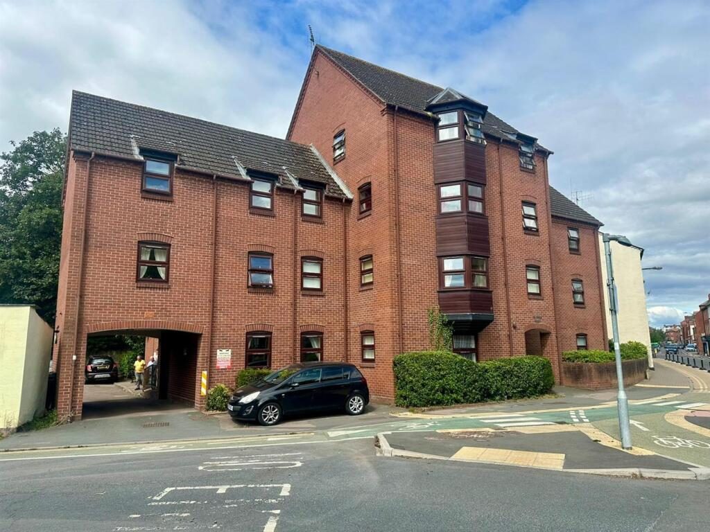 Property main image