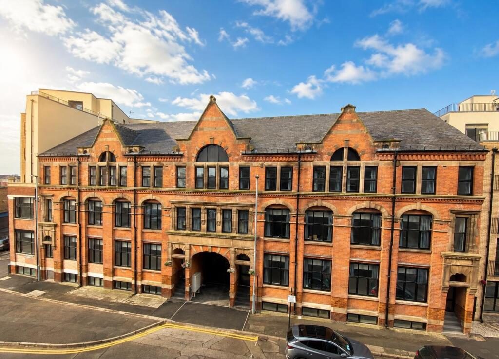Property main image