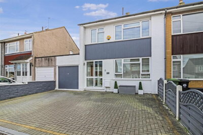 Property on Heath Rise, BS30 8DD