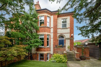 Property on London Road, NG24 1RZ