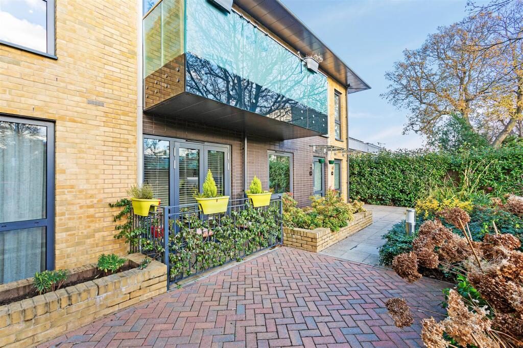 Property main image