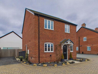 Property on St James Close, WR13 6BA