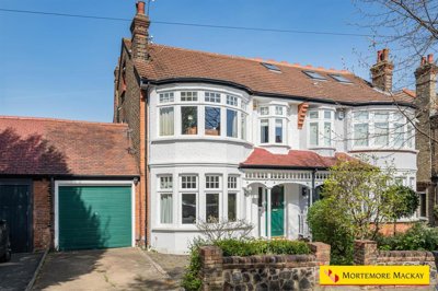 Property on Orpington Road, N21 3PG