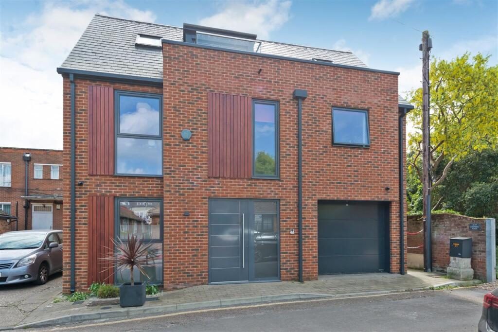 Property main image