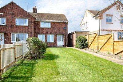 Property on Everton Sluice Lane, DN10 5AY