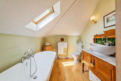 Property on Low Road, NG23 7HJ