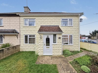 Property on SN7 7DE