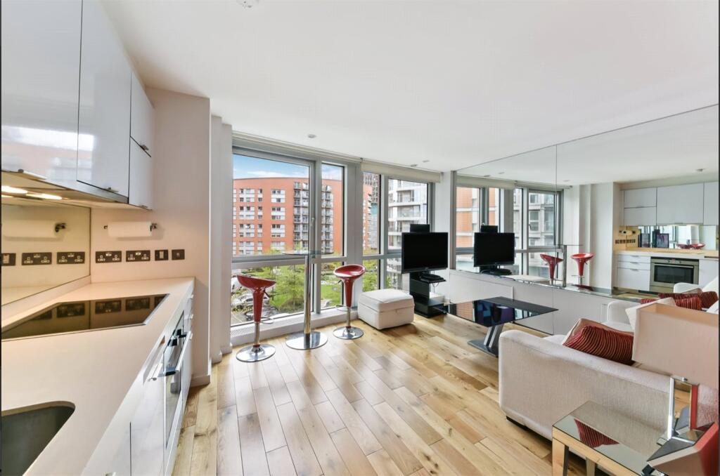 Ontario Tower, 
4 Fairmont Avenue, E14