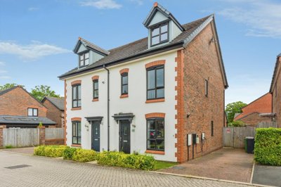 Property on SK7 5EF