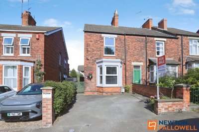 Property on South Parade, NG31 6HT