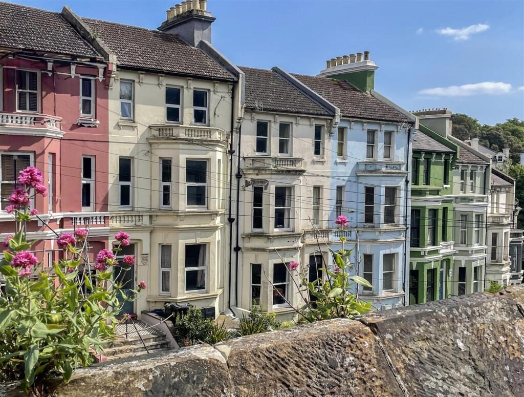 Property main image