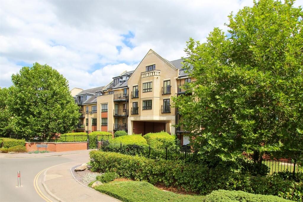 Property main image