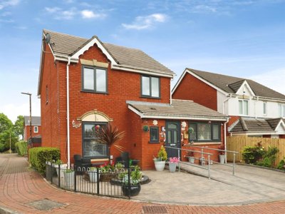 Property on Rhodfa Sweldon, CF62 5AD