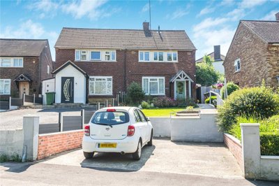Property on Stapleton Road, WD6 5BW