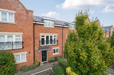 Property on Morris Close, RG41 1AU