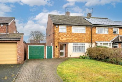 Property on St Vincent Drive, AL1 5SJ