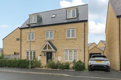 Property on Mary Ellis Way, OX29 7BH