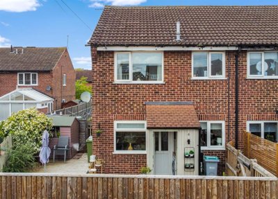 Property on Maythorne Close, NG24 3BG