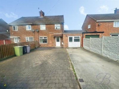 Property on St Lawrence Avenue, S44 6HS