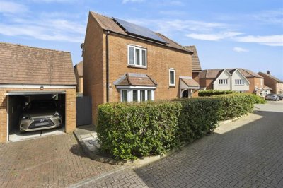 Property on Lundy Walk, BN27 3BJ
