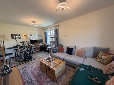 Property on Carol Grove, RG2 9UH