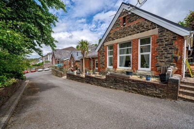 Property on Duffryn Terrace, NP24 6DG