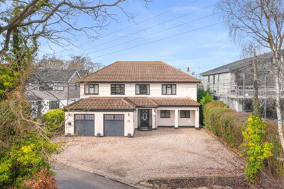 Property on Fountain Lane, SS5 4ST