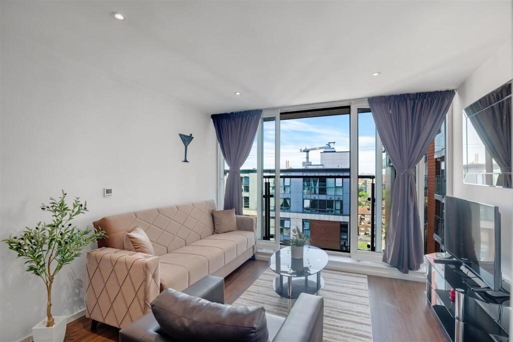Property main image