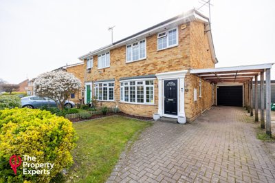 Property on Waterloo Crescent, RG40 2JJ