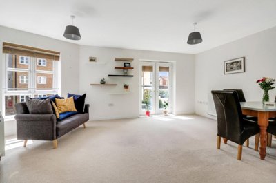 Property on Stadium Approach, HP21 9ER