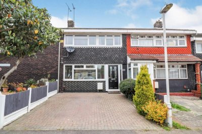 Property on Grapnells, SS16 4LT