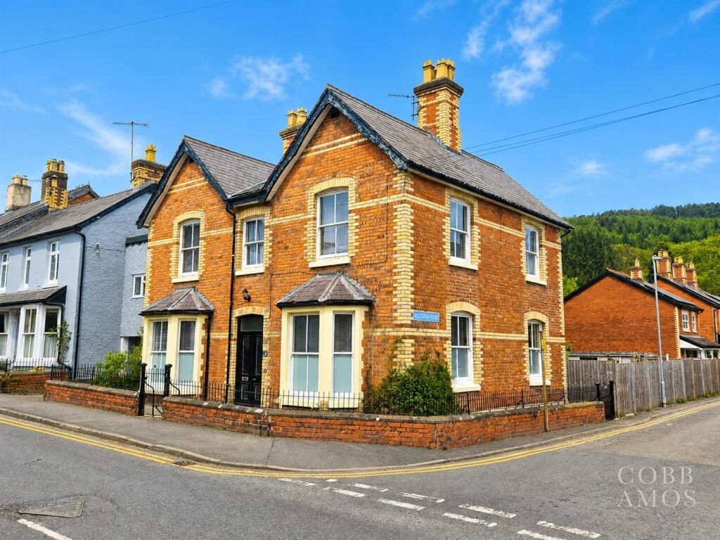 Property main image
