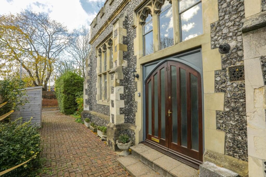 Terraced House