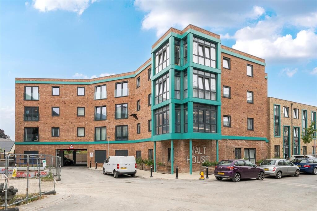 Property main image