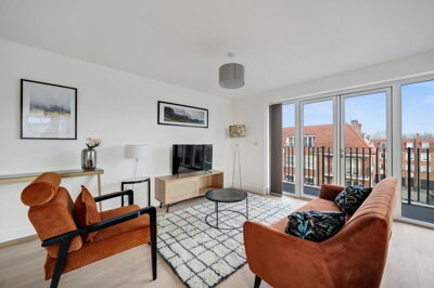 Property on High Road, N20 0FS