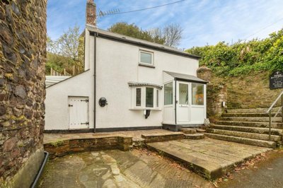 Property on Antony Hill, PL11 3AQ