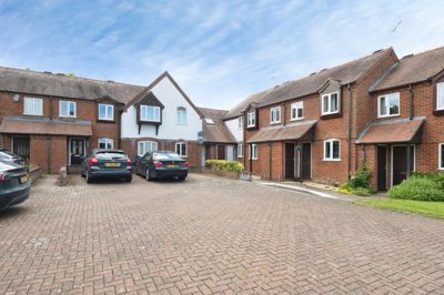 Property on Friday Court, OX9 3GA