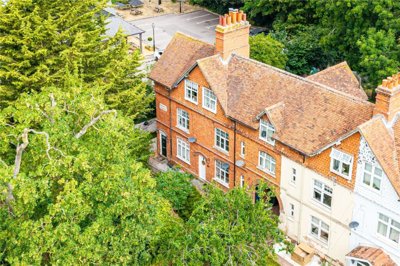 Property on London Road, RG14 2AJ