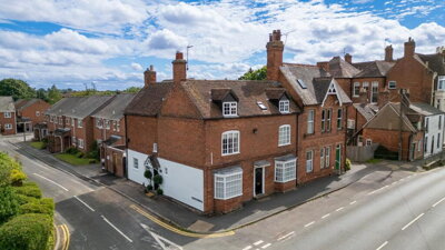 Property on Richards Close, CV8 2QN