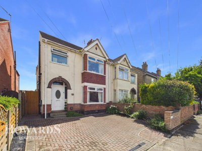 Property on The Avenue, NR33 7LW