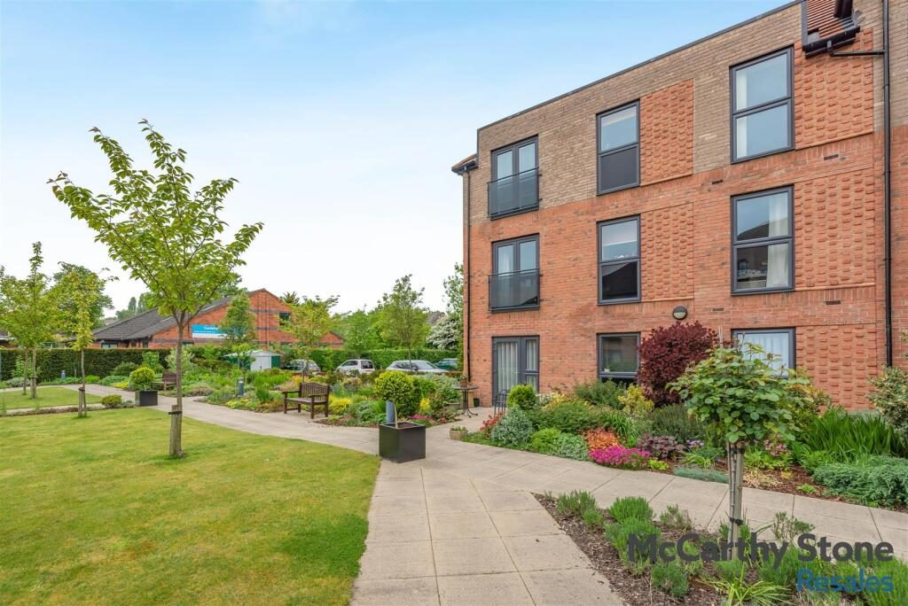 Property main image