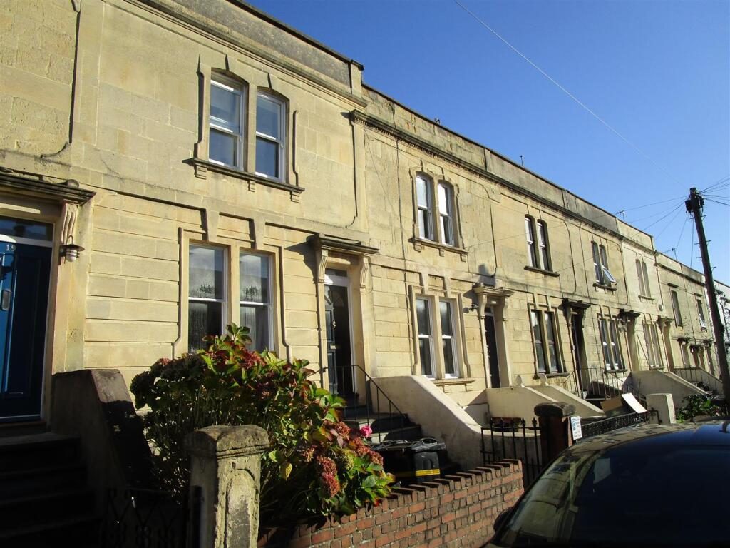 Property main image